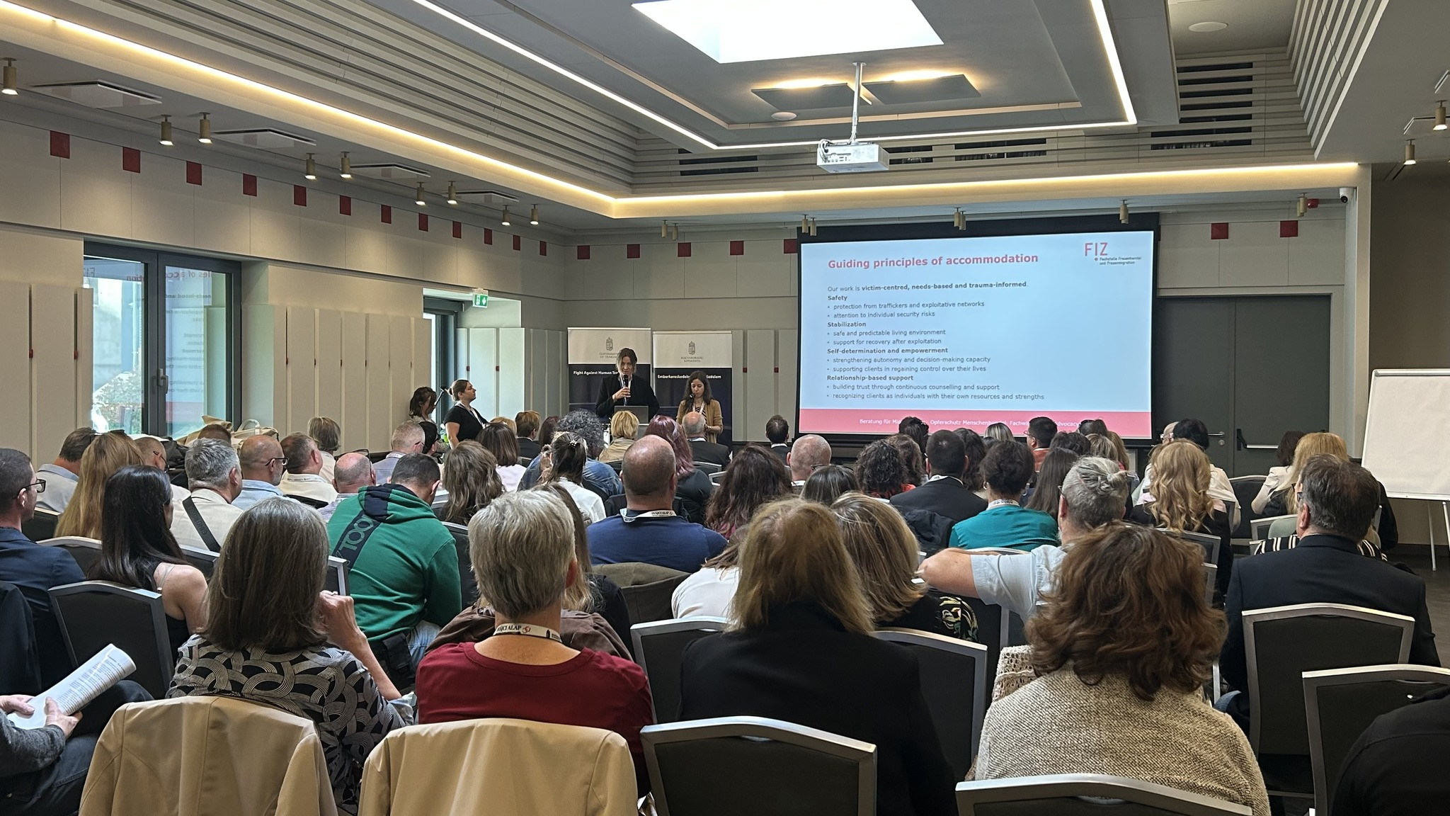 Sikeres szakmai konferencián mutatkozott be az Emberkereskedelem elleni küzdelem program - Fotó