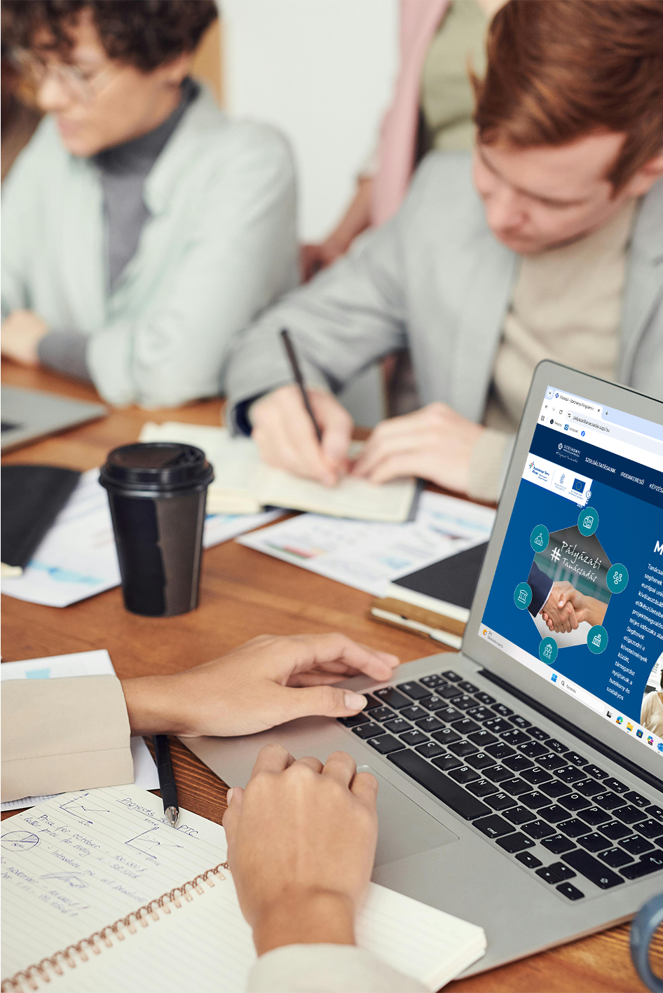 Újabb kontaktpontok nyíltak decemberben - Fotó